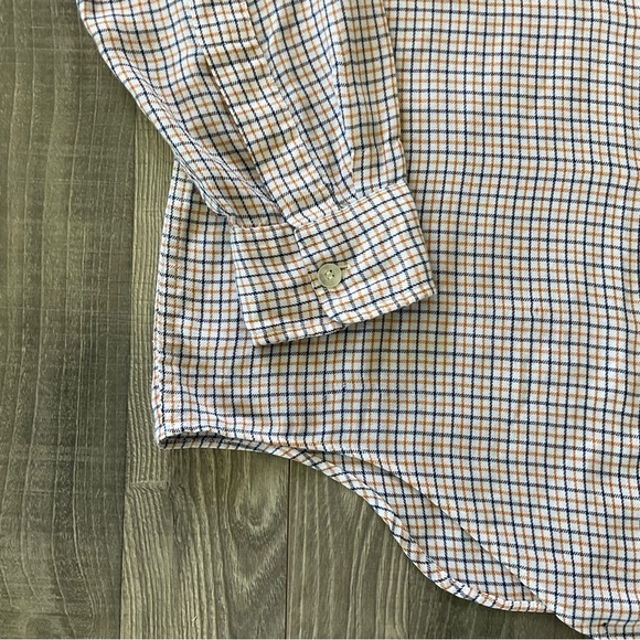 VTG LL Bean Cursive Script Tag Button Up Work Shirt
USA
Men’s 16
White Gold Blue - Picture 2 of 9